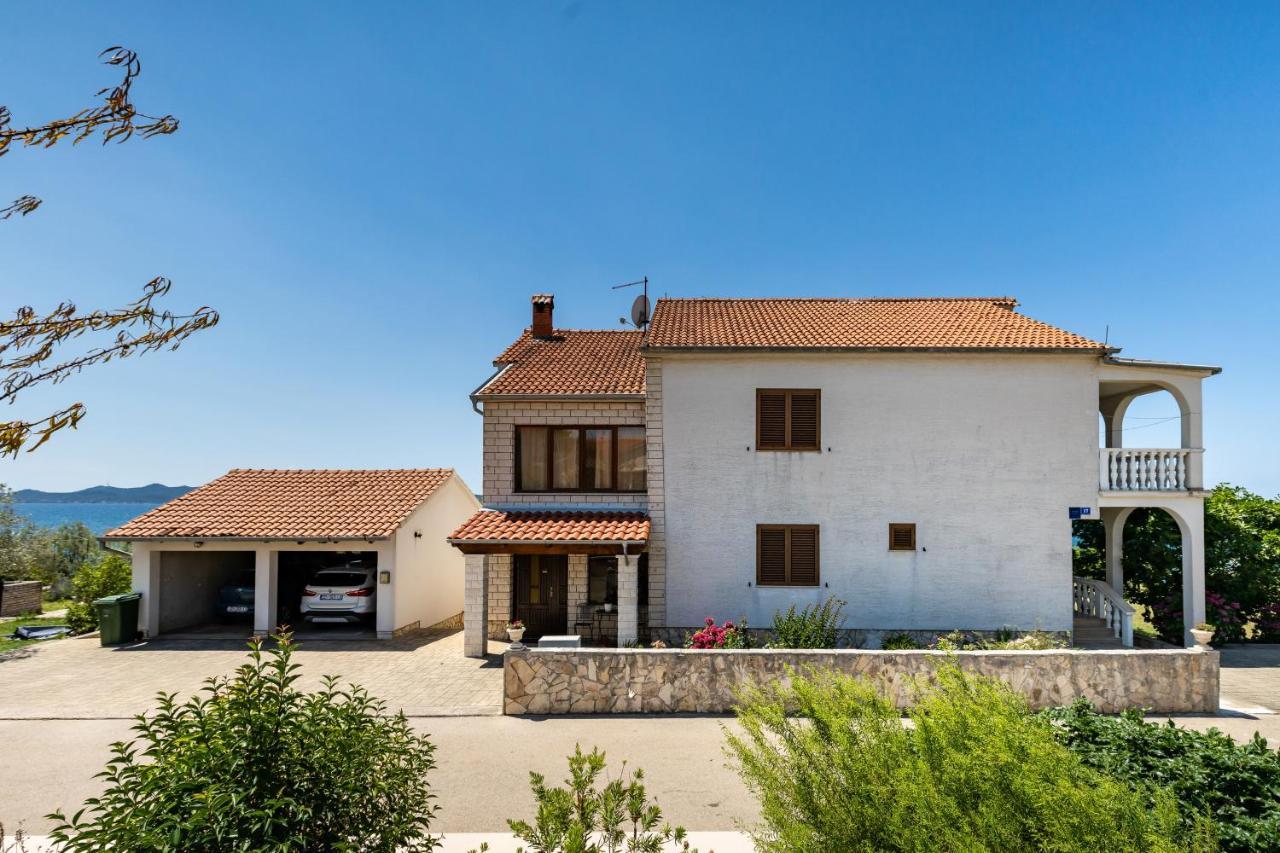Family Friendly Seaside Apartments Kozino, Zadar - 5756 Петркане Екстериор снимка