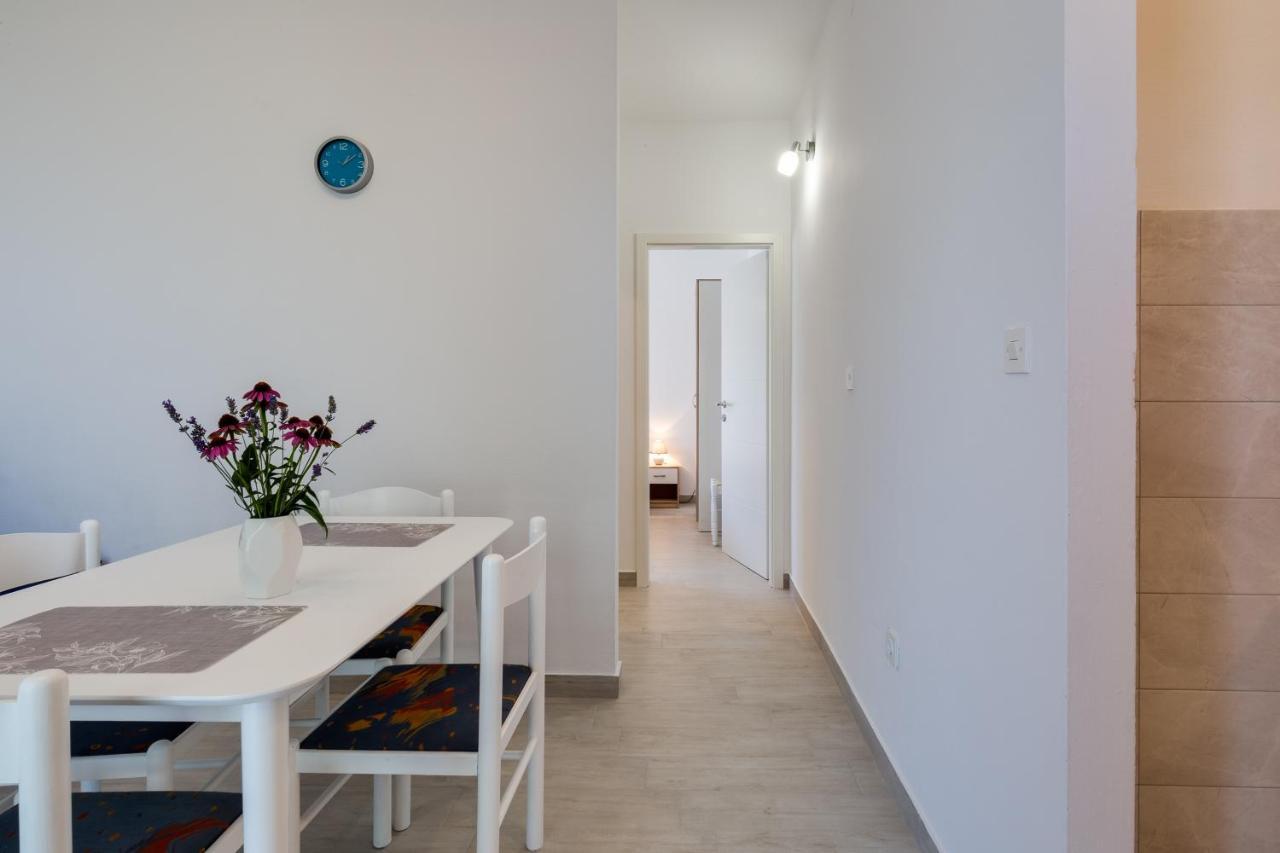 Family Friendly Seaside Apartments Kozino, Zadar - 5756 Петркане Екстериор снимка
