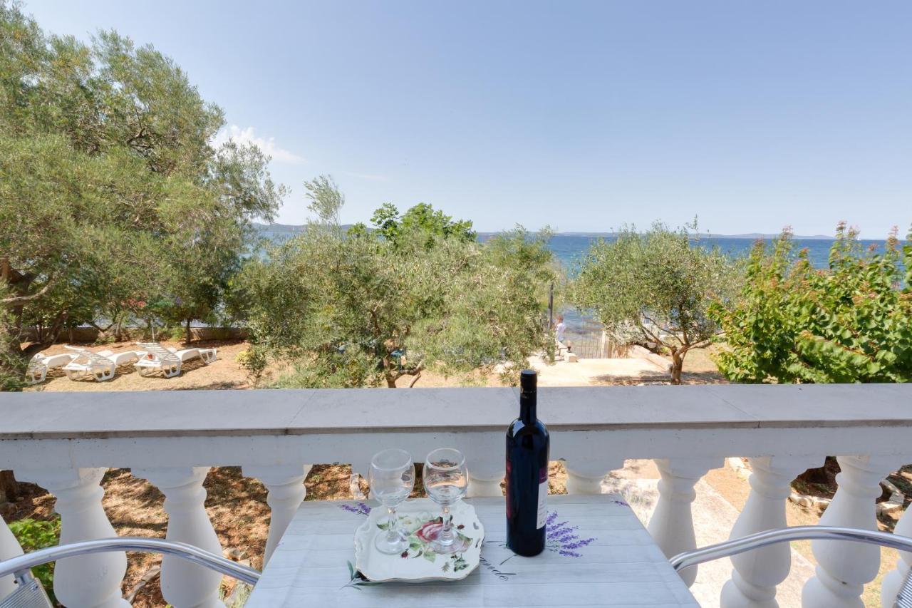 Family Friendly Seaside Apartments Kozino, Zadar - 5756 Петркане Екстериор снимка