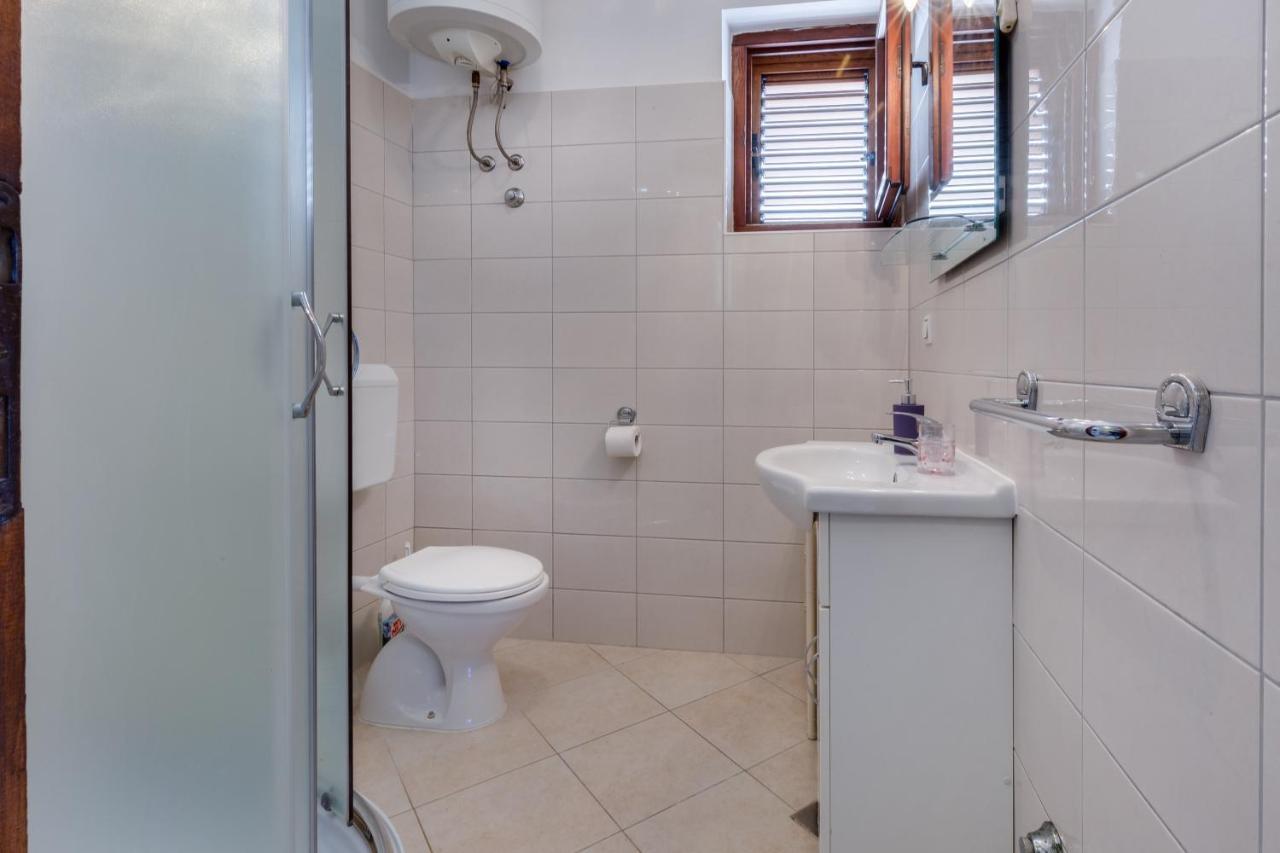 Family Friendly Seaside Apartments Kozino, Zadar - 5756 Петркане Екстериор снимка