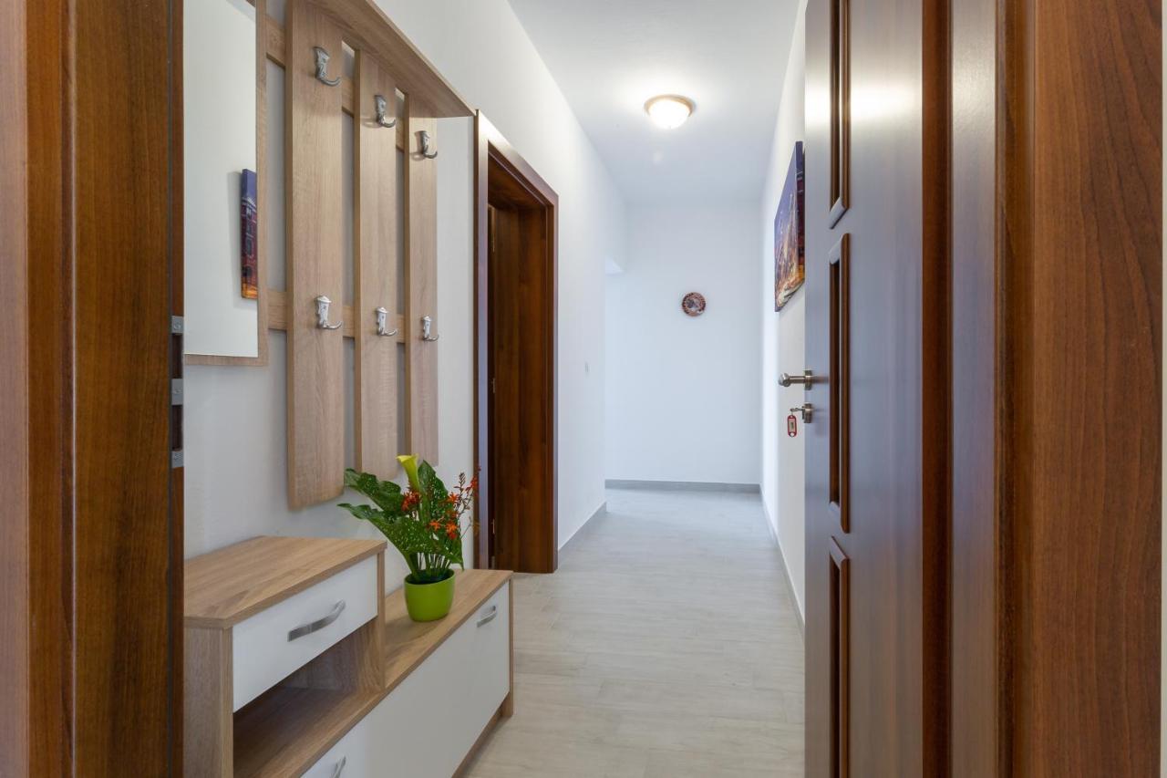Family Friendly Seaside Apartments Kozino, Zadar - 5756 Петркане Екстериор снимка